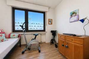 Wohnen mit Weitblick - 3,5 Zimmer + Garage
in Linden – Die vollständige Adresse der Immobilie erhältst du vom Anbieter., 44879 Linden, Bochum – Vorschaubild 7