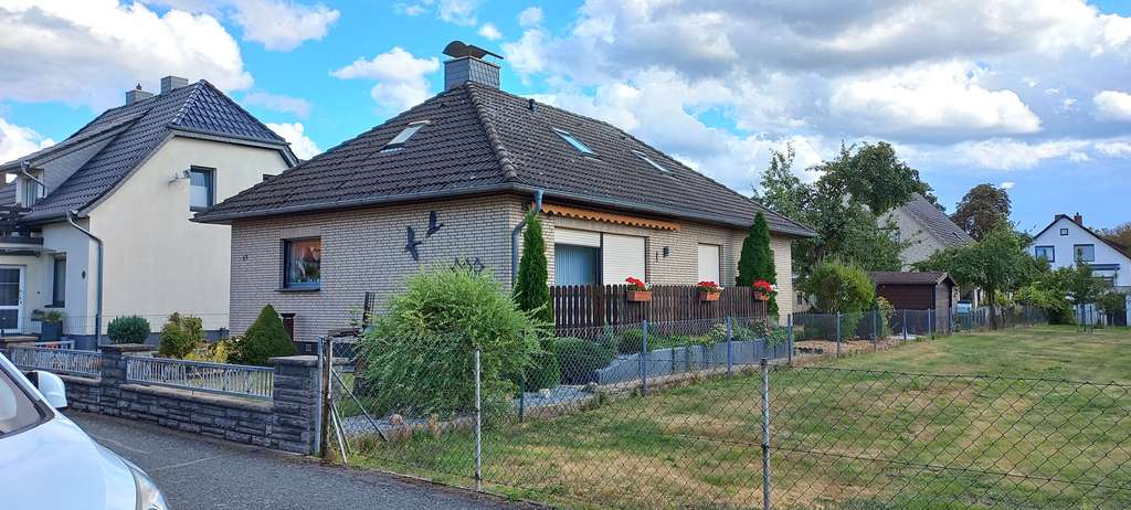 Immobilie in Stolzenau - Einfamilienhaus mit Garage in Stolzenau - Bild 1