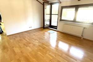 Helle 1 Zimmerwohnung mit Balkon und Stellplatz