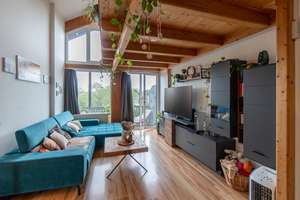 Charmante 3-Zimmer-Dachgeschosswohnung mit Balkon und Galerie – Die vollständige Adresse der Immobilie erhältst du vom Anbieter., 83533 Edling – Vorschaubild 3