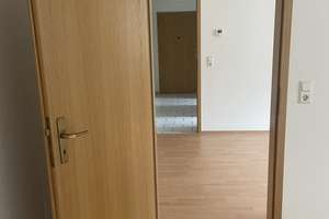 Hübsche 2-Zimmerwohnung ruhig und zentral gelegen in Wiesbaden-Biebrich im Mittelhaus – Die vollständige Adresse der Immobilie erhältst du vom Anbieter., 65203 Biebrich, Wiesbaden – Vorschaubild 2