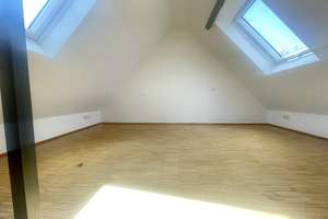  Moderne Maisonettewohnung für gemütliches Wohnen in Citynähe – Karolinenstraße 1a, 47137 Obermeiderich, Duisburg – Vorschaubild 3
