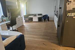 Lebendiges Wohnen: 2-Zimmer-Wohnung mit Balkon und Tiefgarage in Rüsselsheim – Karlsbader Str. 42, 65428 Rüsselsheim am Main – Vorschaubild 2
