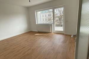 Großzügige helle 2 - Raumwohnung mit XL-Balkon – Stephensonstraße 52, 1257 Leuben (Stadtteil), Dresden – Vorschaubild 2