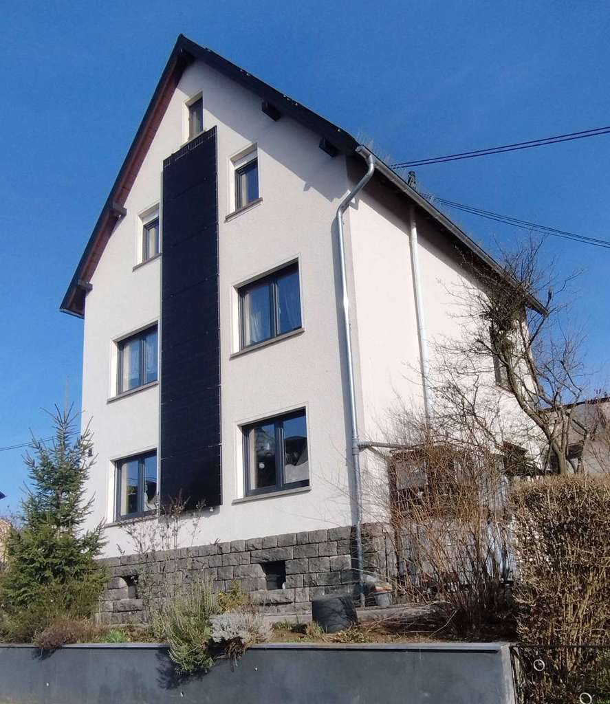 Immobilie in Dernbach (Westerwald) - Geräumiges & saniertes Einfamilienhaus mit PV-Anlage - Bild 1