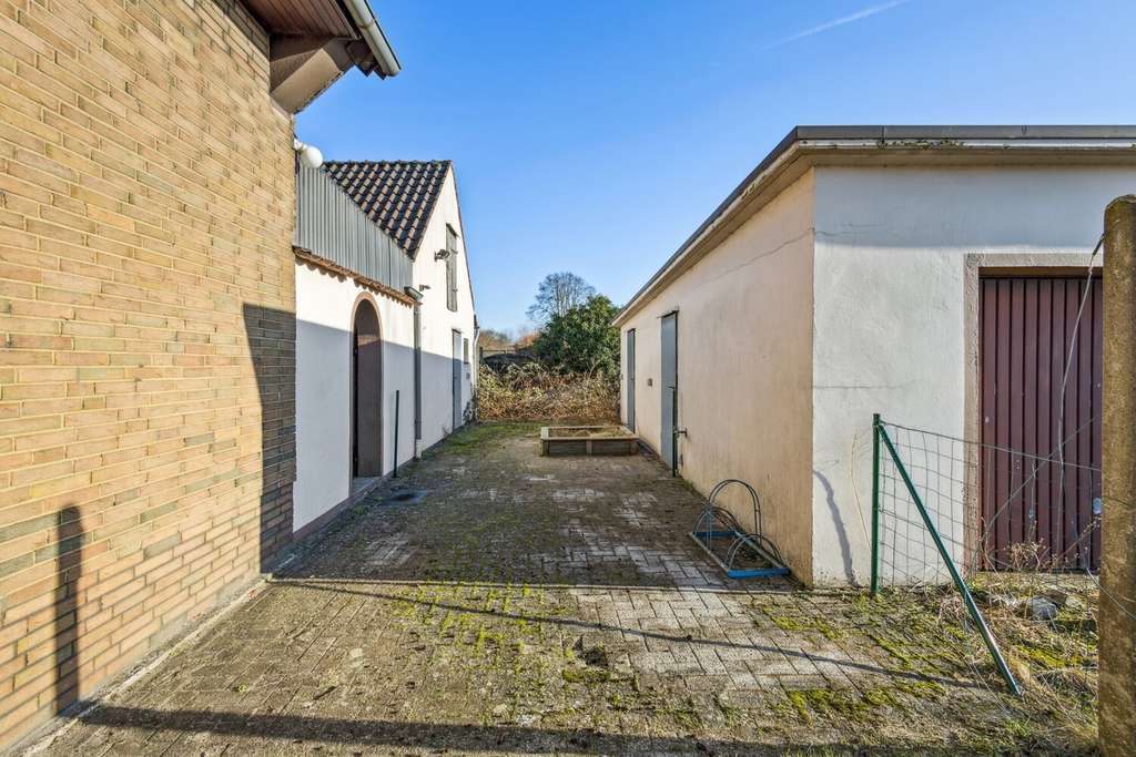 Immobilie in Langwedel - Sanierungsobjekt auf großem Grundstück in ruhiger Toplage – viel Potenzial in Langwedel! - Bild 4