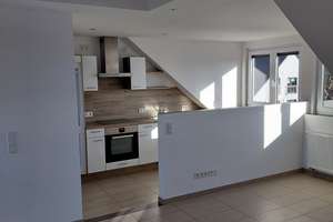 3-Zimmer-Dachgeschosswohnung mit Balkon u. EBK in 90441, Nürnberg – Die vollständige Adresse der Immobilie erhältst du vom Anbieter., 90441 Werderau, Nürnberg – Vorschaubild 2
