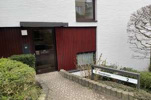 Wohnung mit weiträumigem Elbblick und zwei Stellpätzen unmittelbar vor der Tür – Strandtreppe 2, 22587 Blankenese, Hamburg – Vorschaubild 5
