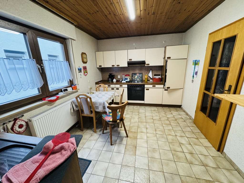 Immobilie in Wörth am Rhein - Viel Potenzial für individuelle Wohnideen - Einfamilienhaus mit Scheune und Werkstatt - Bild 2