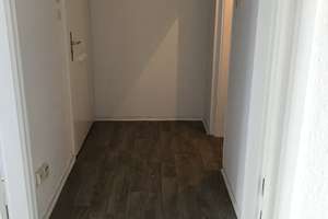 Teilmöblierte, Helle 3-Zimmer Wohnung mit Balkon im 4. OG in München-Am Hart – Paracelsusstraße 22, 80939 Am Hart, München – Vorschaubild 1