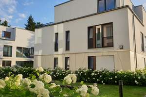 Stellingen erleben: Helle Penthouse-2-Zimmer-Wohnung mit 59 m²
