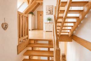 Einzigartiges SPLIT-LEVEL-Architektenhaus im BAUERNHAUS-Stil und ruhigem Garten / v. PRIVAT – Die vollständige Adresse der Immobilie erhältst du vom Anbieter., 85241 Hebertshausen – Vorschaubild 1