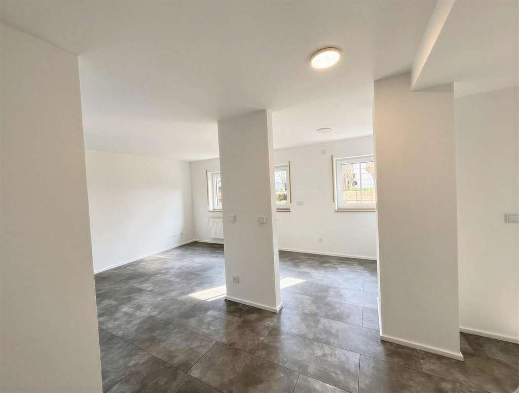 Immobilie in Liederbach - Frisch saniert: Helle 2-Zi.-Wohnung mit TG - Bild 0