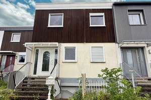 Viel Platz für Familienleben – Reihenmittelhaus mit Gartenidylle in Mainz-Finthen – Die vollständige Adresse der Immobilie erhältst du vom Anbieter., 55126 Finthen, Mainz – Vorschaubild 2