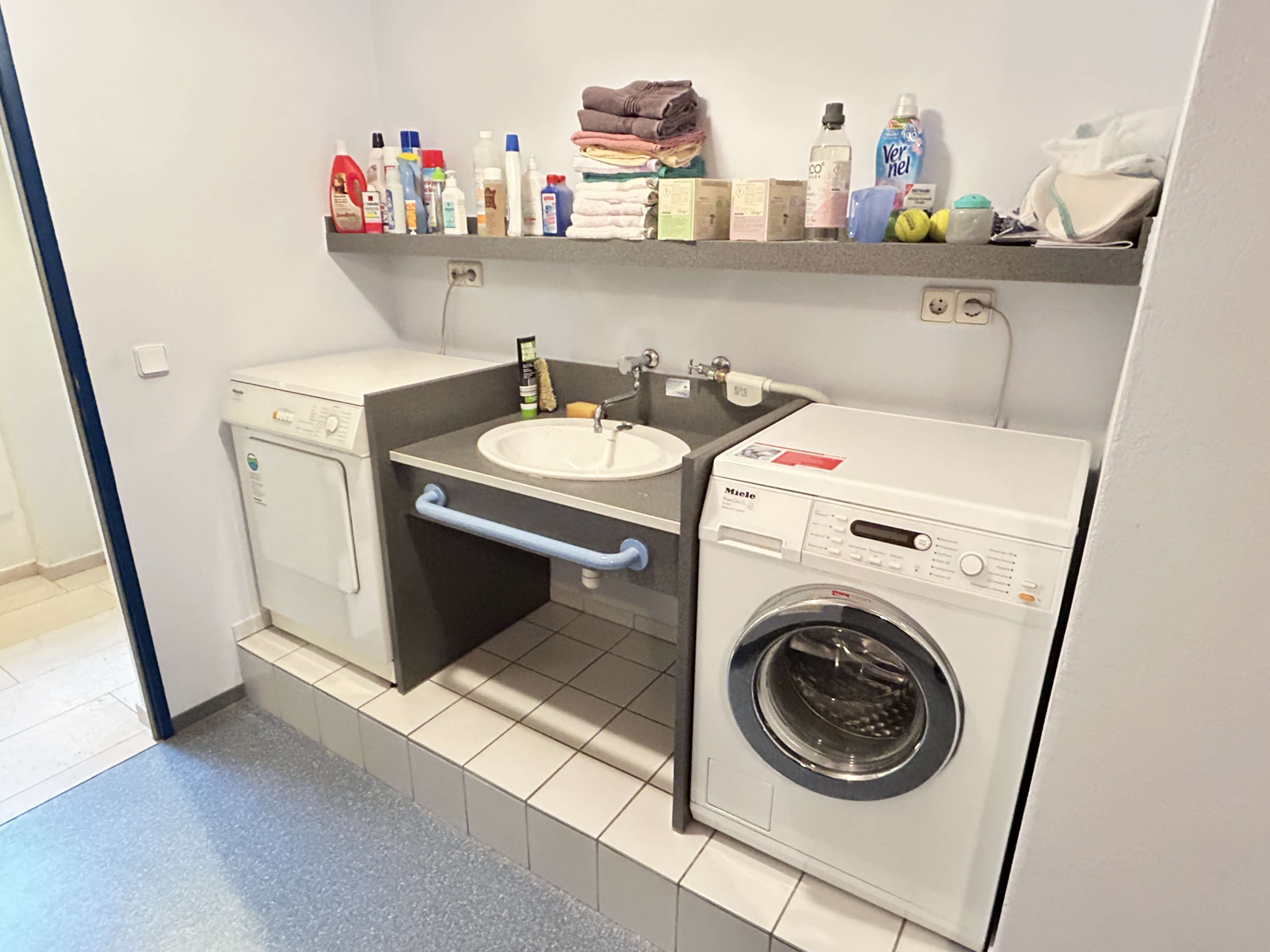 Immobilie in Diemelstadt - Zweifamilienhaus mit Doppelgarage in idyllischer Lage in Diemelstadt-Wrexen - Bild 7