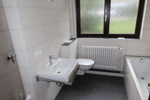 Helle 3 Zimmer Wohnung in Freiberg - WBS A Stadt Stuttgart erforderlich – 70437 Freiberg, Stuttgart – Vorschaubild 2