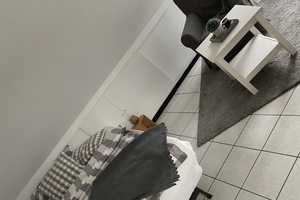  Vollmöbliertes 1-Raum-DG-Apartment mit Loggia und EBK in Bochum  – Bochum – Vorschaubild 1