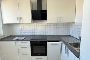 **Renovierte 2 Zi.-Wohnung in zentraler Lage // inkl. EBK und Garage** – Jakoberstr. 42, 86152 Jakoberstadt-Süd, Augsburg – Vorschaubild 2