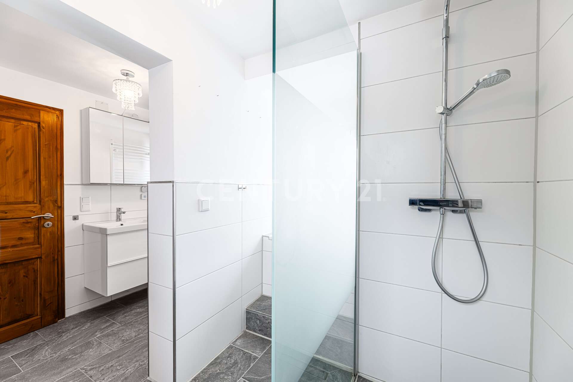 Immobilie in Leinburg - Großzügiges Wohnhaus mit Einliegerwohnung, Scheune und Ausbaupotenzial - Bild 14