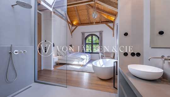 Bild von ELBBLICK UND DENKMALGESCHÜTZTE ARCHITEKTUR – STILVOLL VEREINT