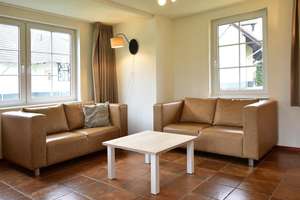 Freistehendes 4-Personen-Ferienhaus mit neuer Küche und 2 Bädern im Ferienresort Cochem (3553) – Am Kellerborn 1-610, 56814 Ediger-Eller – Vorschaubild 2