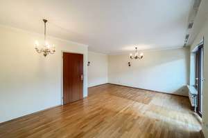 Familienglück mit Potenzial – Reihenmittelhaus mit kleinem Garten und Einzelgarage in Rosenheim – 83024 Westerndorf Sankt Peter, Rosenheim – Vorschaubild 3
