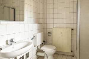 Charmante Maisonette-Wohnung mit neuer Einbauküche und Dachterrasse in Kreyenbrück – Die vollständige Adresse der Immobilie erhältst du vom Anbieter., 26133 Bümmerstede, Oldenburg (Oldenburg) – Vorschaubild 6