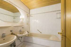 4-Zimmer-Wohnung mit Balkon und Modernisierungspotenzial – ideal für Eigennutzer & Kapitalanleger – Die vollständige Adresse der Immobilie erhältst du vom Anbieter., 81245 Altaubing, München – Vorschaubild 7