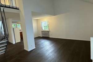 - ERSTBEZUG NACH MODERNISIERUNG 
Maisonette-Dachgeschosswohnung mit traumhafter Aussicht – Die vollständige Adresse der Immobilie erhältst du vom Anbieter., 70599 Schönberg, Stuttgart – Vorschaubild 1