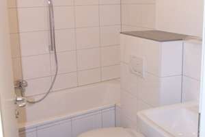 helle 3-Zimmer-Wohnung mit Balkon - WG geeignet! – Löwenstr. 20, 44135 City, Dortmund – Vorschaubild 10