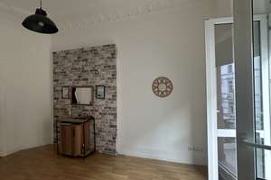 Helles Altbauzimmer mit Balkon  ca. 20 m² – Frankfurt Bahnhofsviertel 700 € warm – 60329 Bahnhofsviertel, Frankfurt am Main – Vorschaubild 3