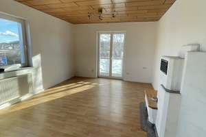 Geschmackvolle 3-Raum-Wohnung mit Balkon und EBK in Stuttgart – Die vollständige Adresse der Immobilie erhältst du vom Anbieter., 70435 Zuffenhausen-Schützenbühl, Stuttgart – Vorschaubild 2