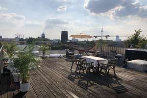 Penthouse appartment mit großer Dachterasse (möbliert) – Diestelmeyer Str. 5a, 10249 Friedrichshain, Berlin – Vorschaubild 1