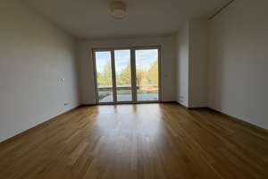 Familien aufgepasst • Tolle 4 Zimmer - Wohnung mit Terrasse (Grünfläche) und Parkett