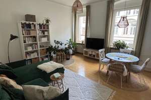 Charmante, möblierte 2-Zimmer-Altbauwohnung in HD-Weststadt – Blumenstraße 51, 69115 Weststadt, Heidelberg – Vorschaubild 1