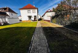 Weg vom Garten ans Haus