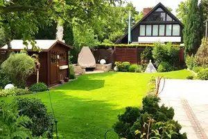 Exklusives Architektenhaus im Grünen auf einem optimal gelegenen Hinterliegergrundstück – Berlin – Vorschaubild 3