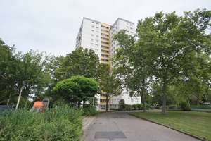 MZ-Oberstadt: Ruhige, sanierte, gut geschnittene 3 Zimmerwohnung, 1. OG, gepflegte Wohneinheit.