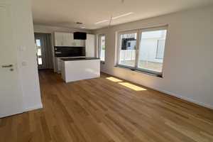 Townhouse in Frankfurt mit Garten und Terrasse!+ EINBAUKÜCHE! – Akazienstraße 29, 65933 Frankfurt am Main – Vorschaubild 4