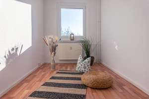 3-Raum-Wohnung mit Balkon unweit vom Rosengarten entfernt – Parkstr. 17i, 9120 Kapellenberg, Chemnitz – Vorschaubild 3