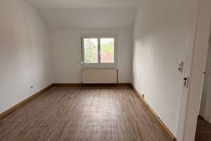 Attraktive und renovierte 3 Zi Whg. mit ausbaufähiger Galerie und schönem Blick auf die Weinberge – Raichbergstraße 11, 70329 Obertürkheim (Ortsteil), Stuttgart – Vorschaubild 10