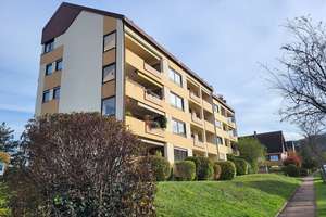 Bezugsfreie 4-Zimmer-Wohnung mit sonnigem Balkon – Die vollständige Adresse der Immobilie erhältst du vom Anbieter., 79183 Waldkirch – Vorschaubild 1