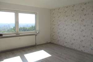 Renovierte 3 Zi-Wohnung mit EBK, Balkon und weitläufigem Fernblick in das Naturschutzgebiet Dönche