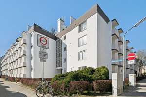 Gepflegtes Apartment mit Balkon zum ruhigen Innenhof mit  Blick über Münchens Dächer - Milbertshofen – Die vollständige Adresse der Immobilie erhältst du vom Anbieter., 80807 Milbertshofen, München – Vorschaubild 8