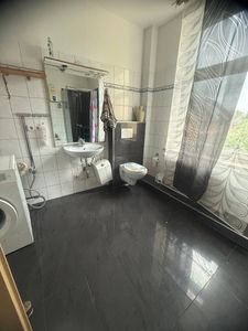 Erstbezug nach Renovierung-2,5 Zimmer-Wohnung