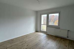 Familienfreundliches Zuhause! Helle 3-Zimmer-Wohnung mit moderner Einbauküche und einladendem Balkon – Wolgograder Allee 58, 9123 Hutholz, Chemnitz – Vorschaubild 6