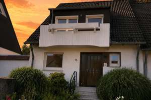 Doppelhaushälfte mit großem Wohn-/Essbereich inkl. Kamin, kl. Garten, Balkon und ausg. Dachgeschoss – Die vollständige Adresse der Immobilie erhältst du vom Anbieter., 45259 Heisingen, Essen – Vorschaubild 2