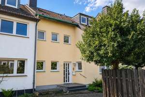 Familienfreundliches Reihenhaus mit Garten, Balkon und Stellplatz in zentraler Lage von Wülfrath – Die vollständige Adresse der Immobilie erhältst du vom Anbieter., 42489 Wülfrath – Vorschaubild 2