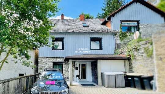 Bild von Haus mit Burgblick u. XXL-Garten, 3x Bad, 7 Zimmer