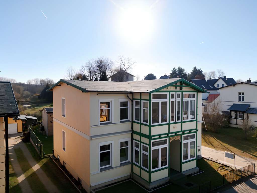 Immobilie in Heringsdorf - Historische Bädervilla in Heringsdorf – ca.237m² Wfl., saniert, flexibel als Einfamilienhaus nutzbar - Bild 3